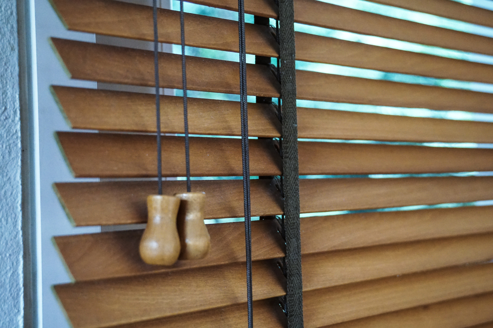 All wooden blinds in the knall store